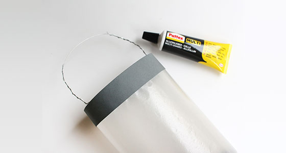 Transparente Laterne mit Drahtgriff